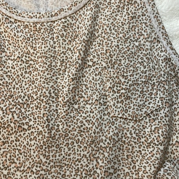 Cheetah Print Top‎ - Picture 2 of 4